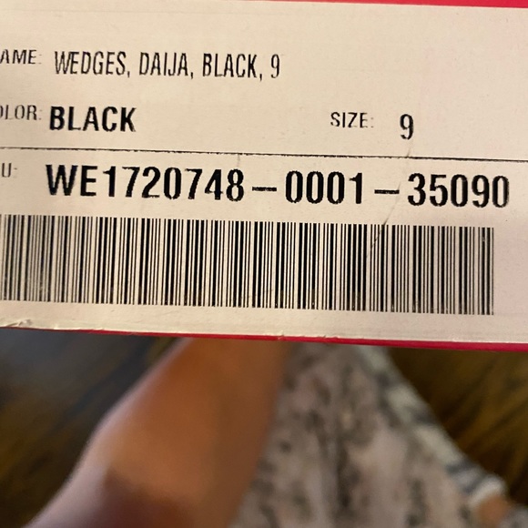 Black size 9 suede top wedges - Picture 3 of 6